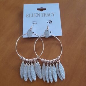 Ellen Tracy 90s Gold and Silver Glitter Drop Statement Earrings‎